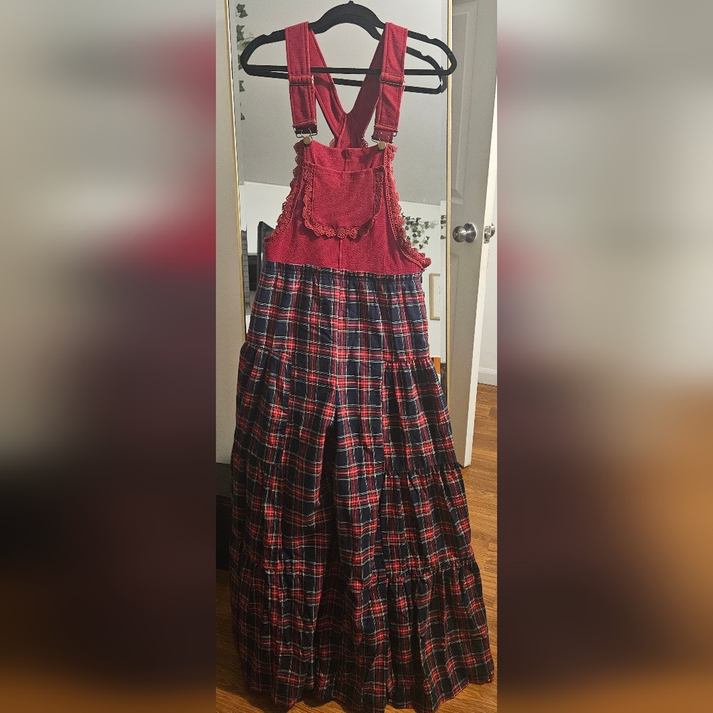 Ee: some Lose Angeles Red and Plaid Dress